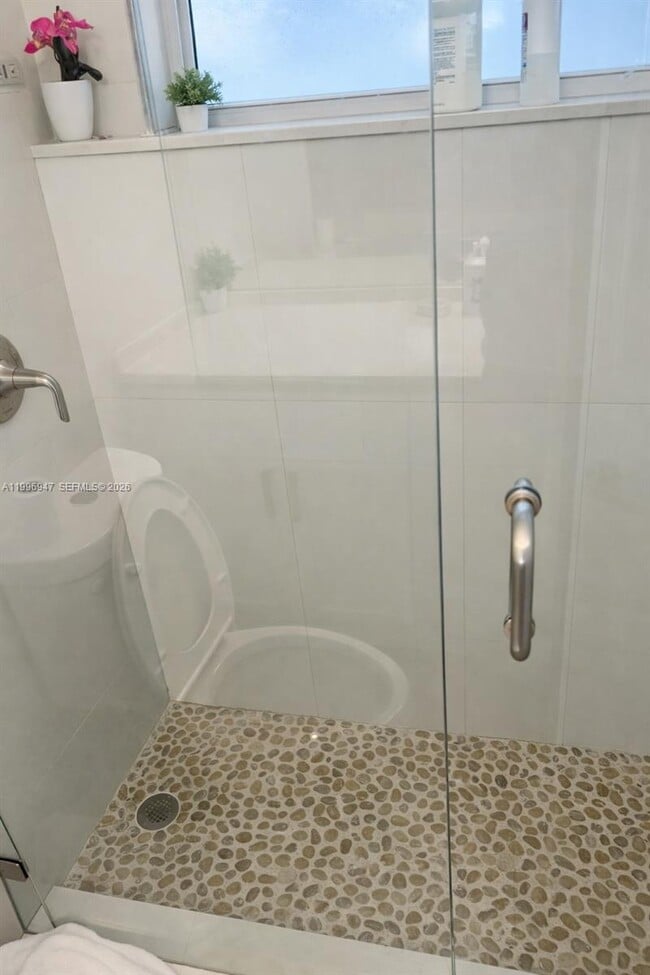 Building Photo - 7904 West Dr