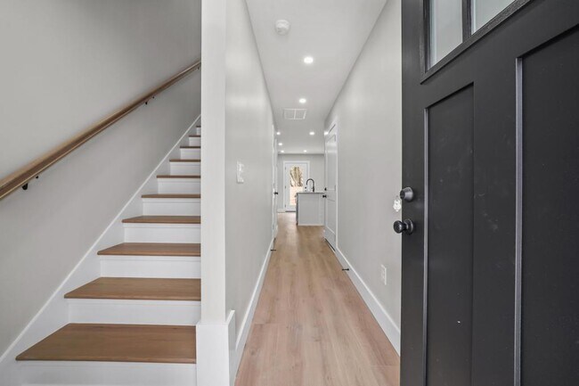Building Photo - 124 Shipman Dr