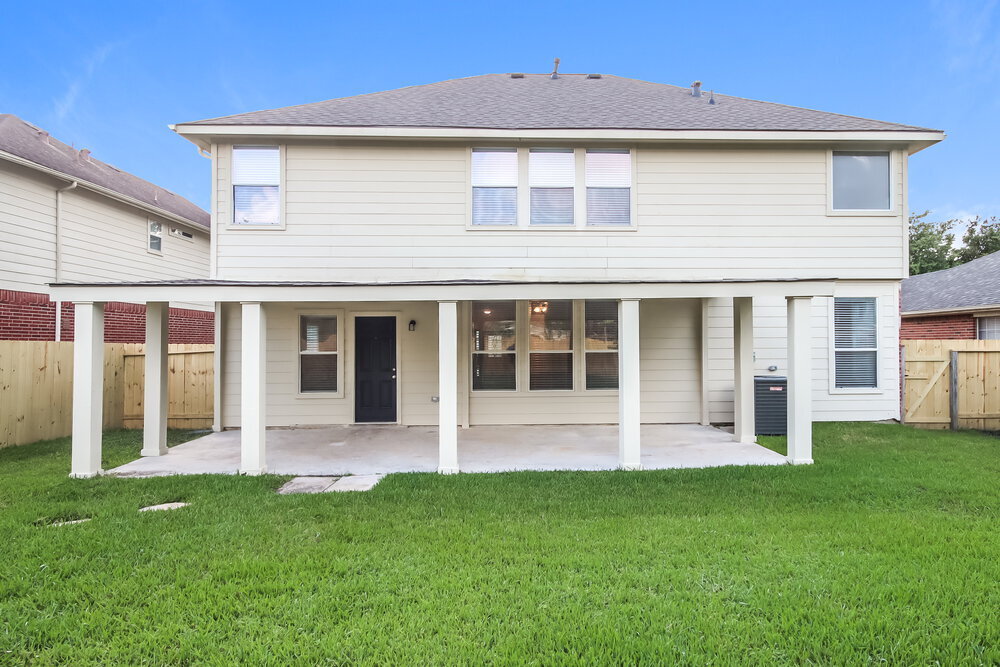 Building Photo - 553 Small Cedar Dr