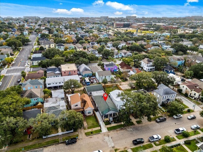 Building Photo - 3715 Avenue O 1/2