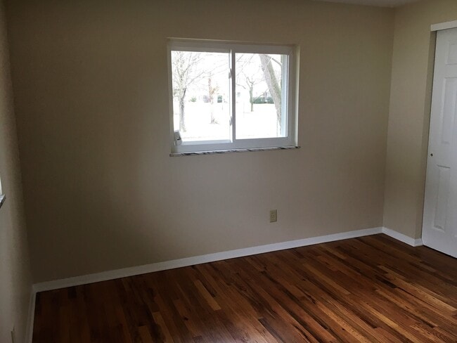 Building Photo - **3-BEDROOM/2-BATH RANCH W/ 2-CAR GARAGE!**