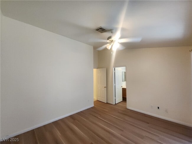 Building Photo - 1405 Iron Springs Dr