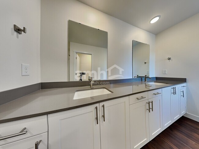 Building Photo - 7923 Verona Loop