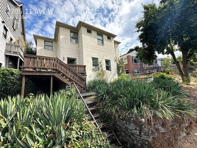 Building Photo - Queen Anne - Must See 3 Bedroom / 3 Bath Home