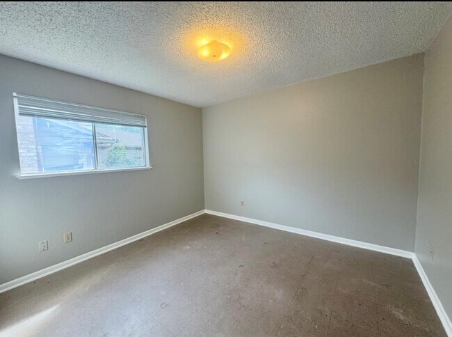 Building Photo - 115 Stubblefield Dr