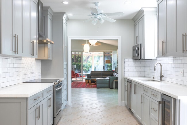 Building Photo - 17720 Candlewood Terrace