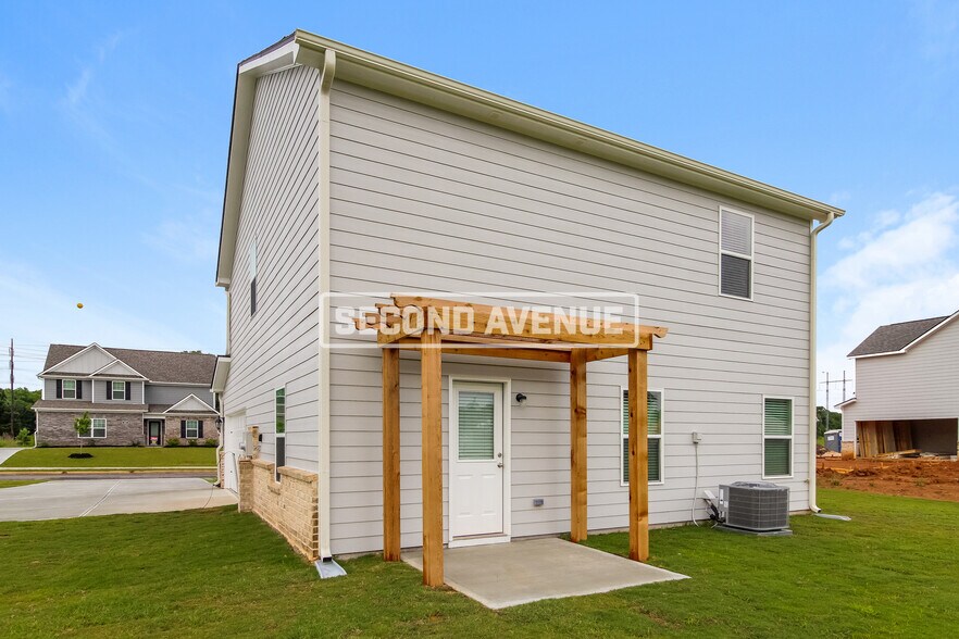 Building Photo - 571 Meadows Farm Dr