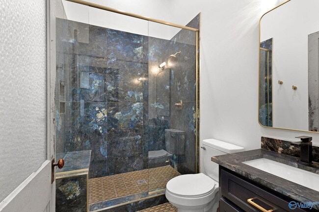 Building Photo - 719 Bank St NE