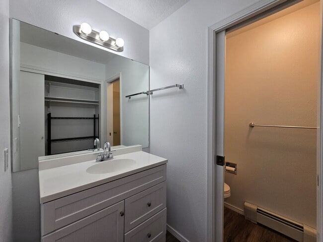 Building Photo - 1300 Iris St