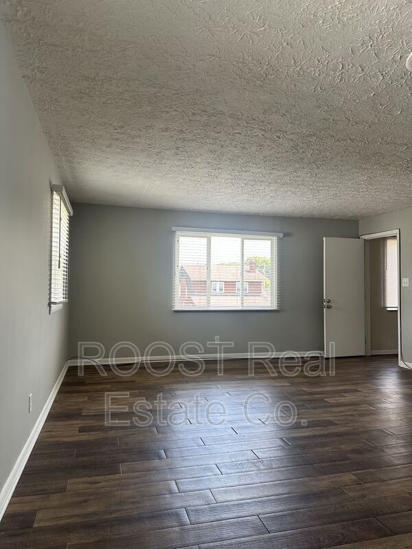 Building Photo - 1319-1321 Studer Avenue