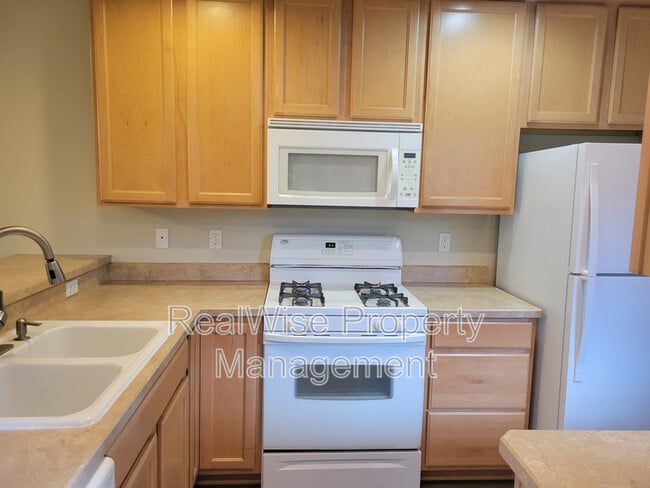 Building Photo - 2464 SW Timber View Ct