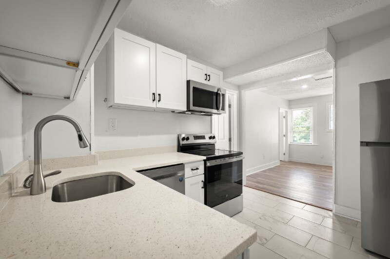 Building Photo - 3524 Boulevard
