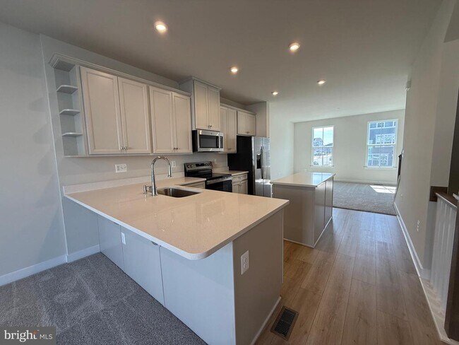 Building Photo - 4929 DUNHAVEN Dr