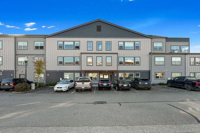 Building Photo - Beautiful Condo in Lynden