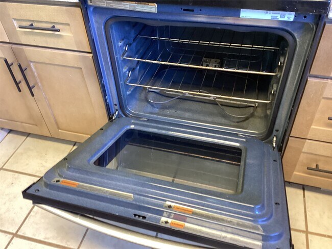 Building Photo - 15831 Bazelbriar Ln