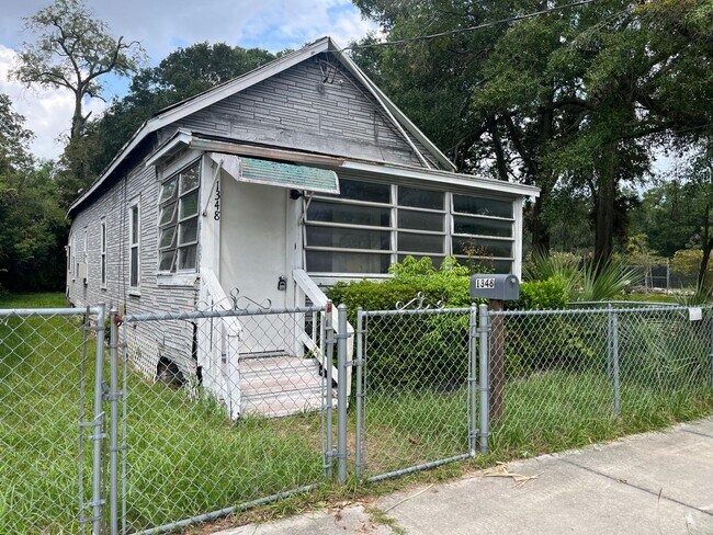 Building Photo - 1348 Spearing St