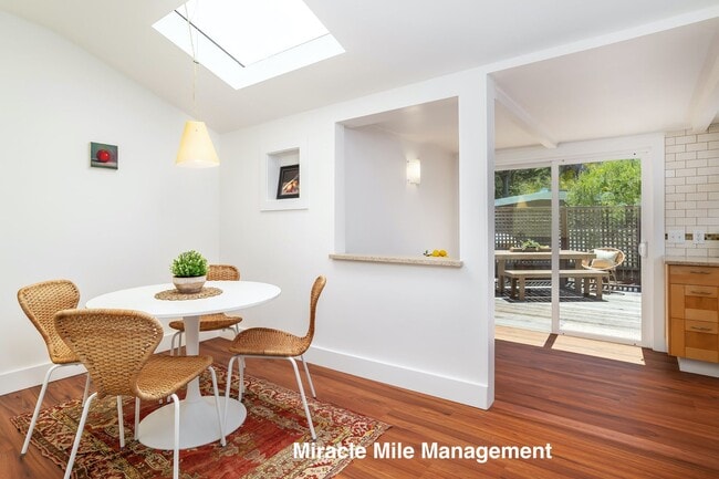 Primary Photo - 300 Cape Ct