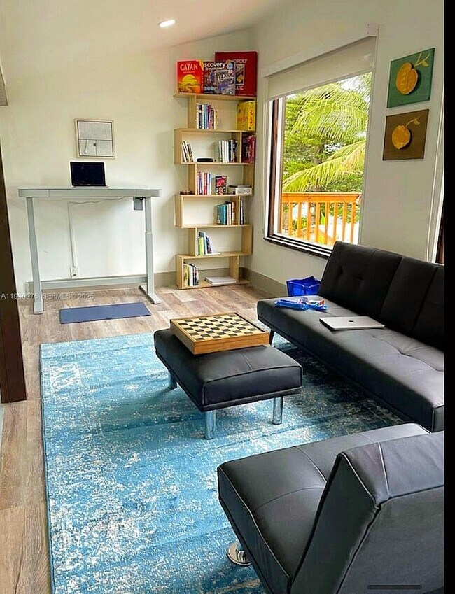 Building Photo - 4311 SW 31st Dr