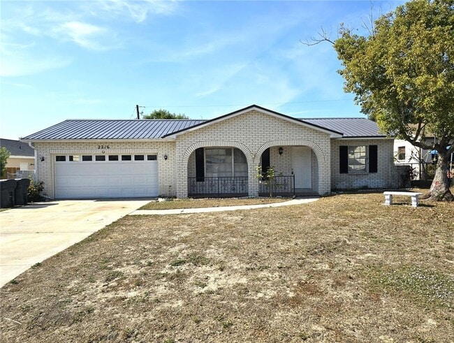 Primary Photo - 2216 Tanglewood Way