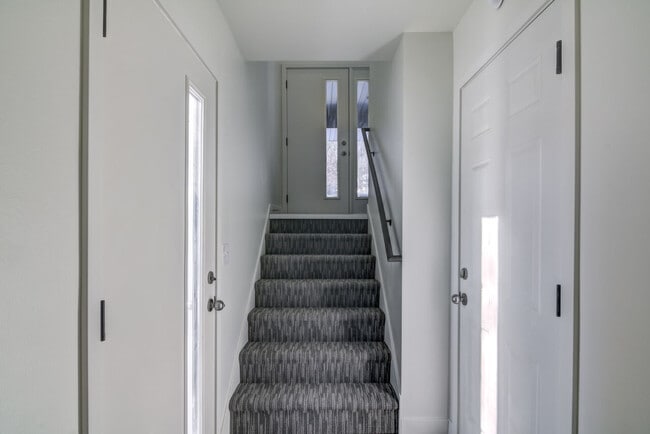 Building Photo - 3265 Fairfax St