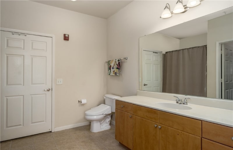 Building Photo - 1901 5th E Ave