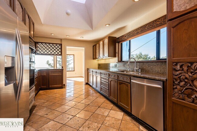 Building Photo - Oceanview Mountain Retreat Home On 3+ Acres