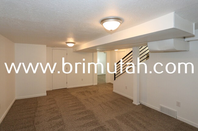 Building Photo - 2613 S Hartford St