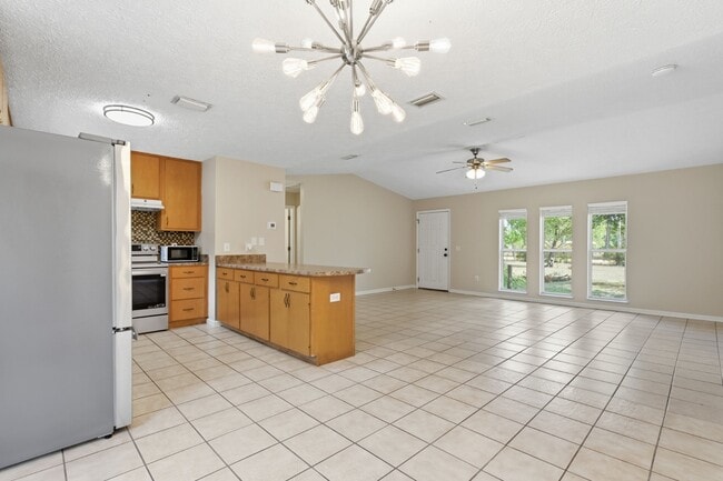 Building Photo - 533 Joseph Cir