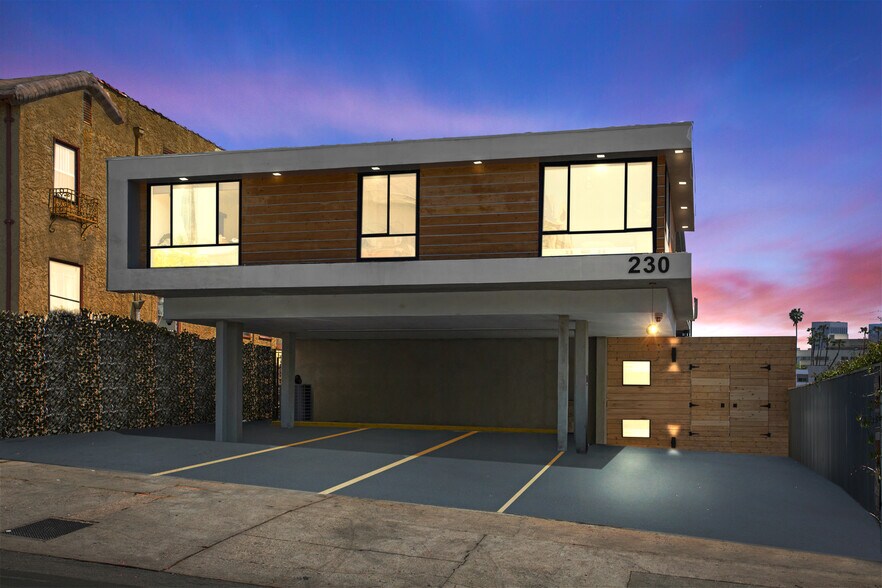 Building Photo - 230 S. Carondelet St.