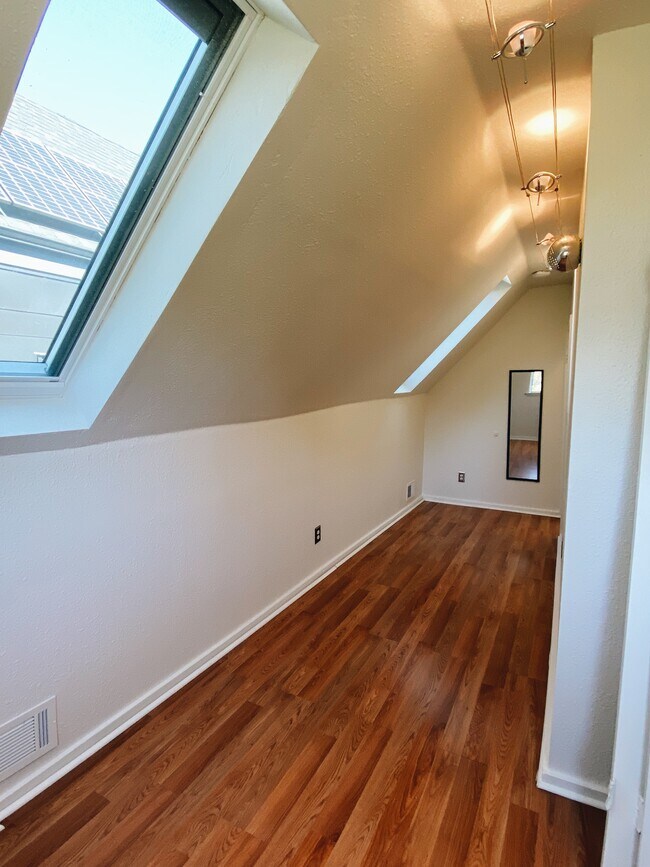 Building Photo - 3546 Lipan St