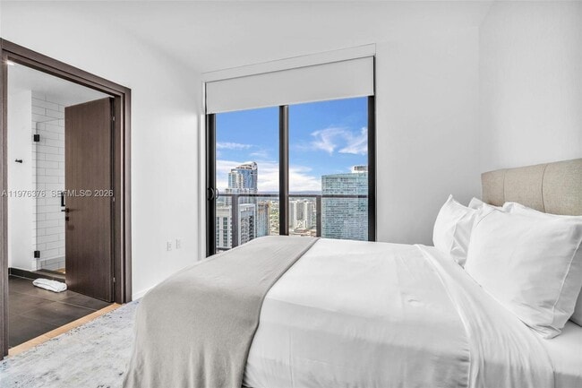 Building Photo - 398 NE 5th St