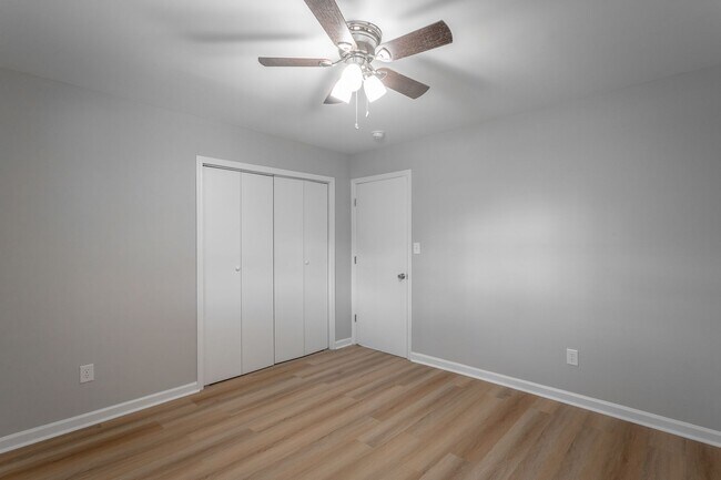 Building Photo - 2703 E 25th St