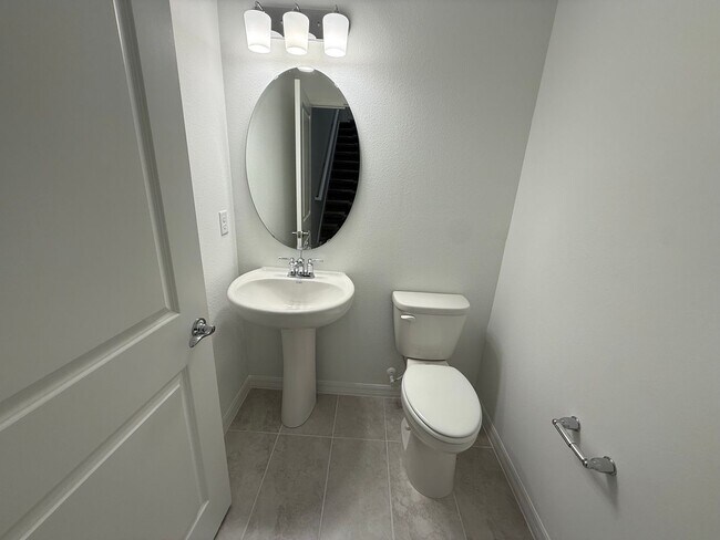 Building Photo - 4553 Orchard View Aly