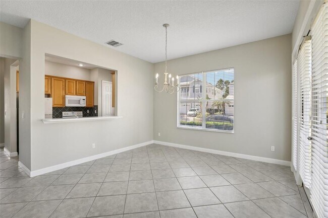 Building Photo - 1554 Fairview Cir