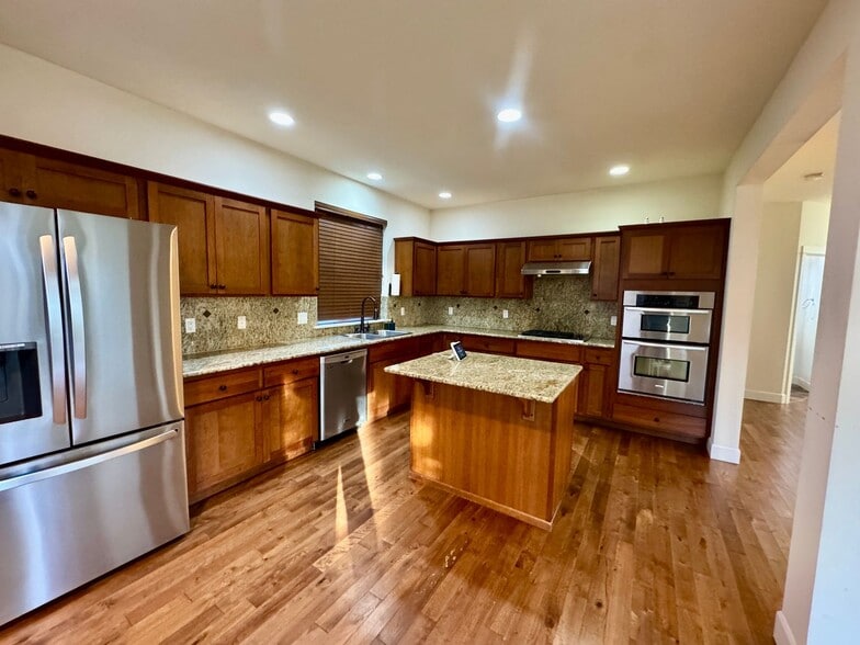 Building Photo - Woodinville Home!