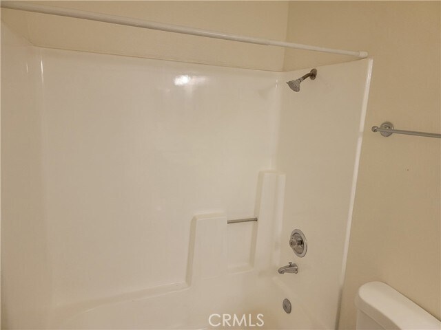 Building Photo - 435 W 9th St