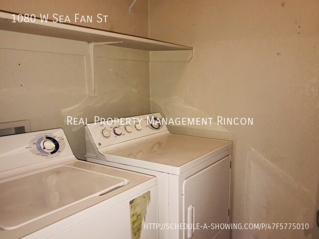 Building Photo - 1080 W Sea Fan St