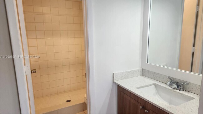 Building Photo - 1365 Springside Dr