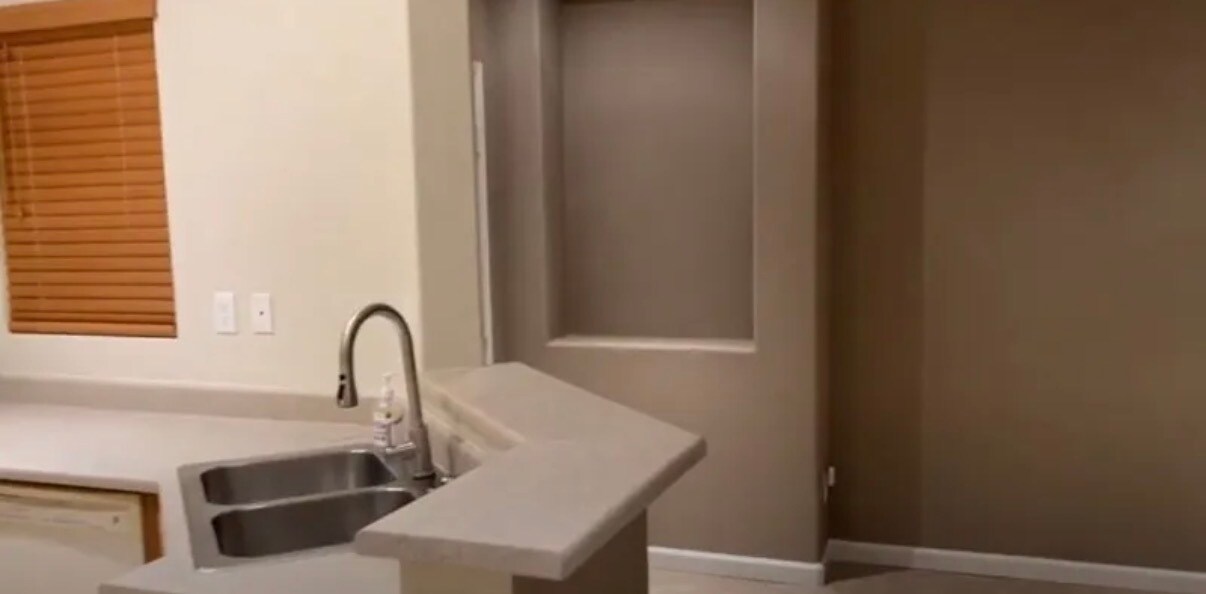 Building Photo - 26432 Arboretum Way