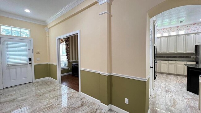 Building Photo - 934 Westpark Dr