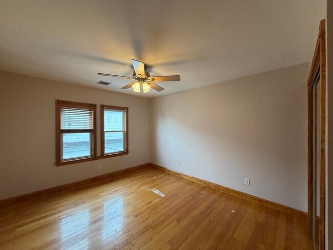 Building Photo - 35-37 John St