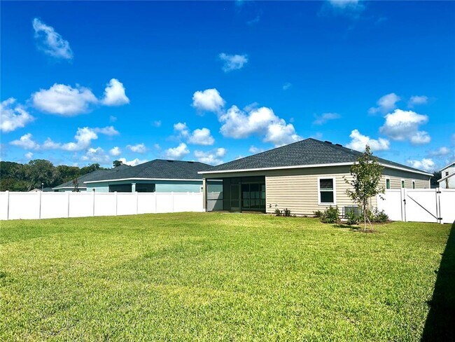 Building Photo - 4425 NW 14th Lp