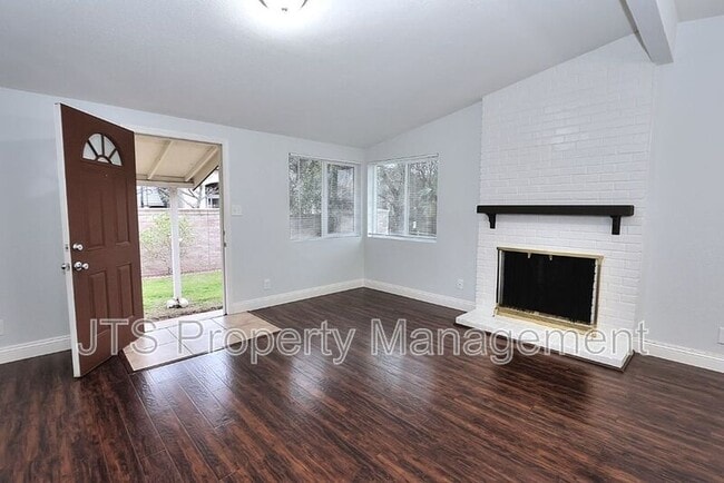 Building Photo - 2000 Belcot Rd