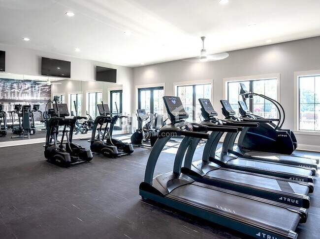 Building Photo - 27288 St Andrews Ave