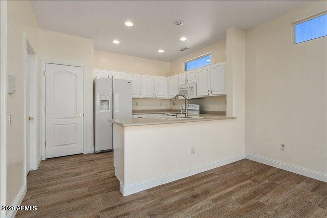 Building Photo - 15066 W Cactus Ridge Way