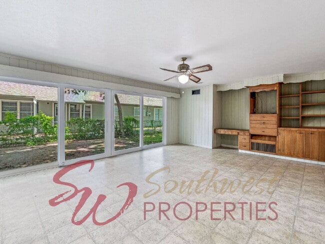 Building Photo - 4 Bedroom Home Just One Block from Campus | 2 Living Areas + Corner Lot