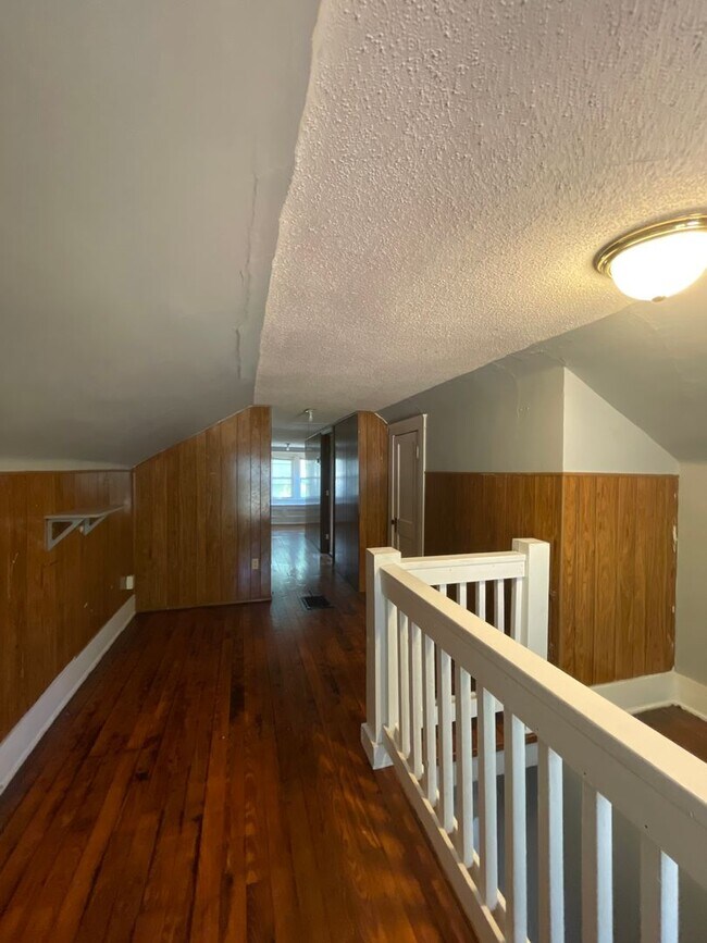 Building Photo - 1415 Neosho St