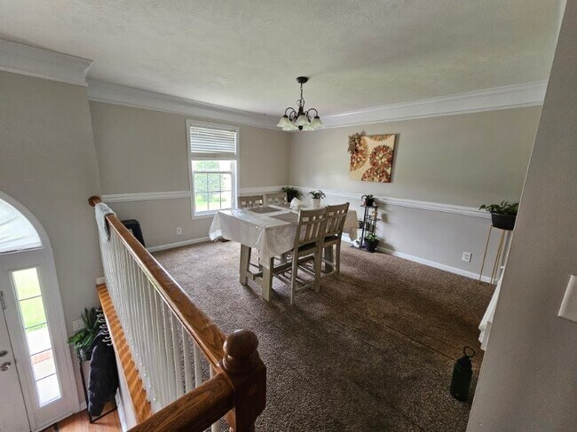 Building Photo - 692 Winding Bluff Way