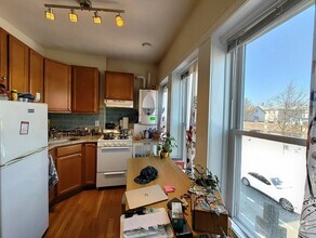 Building Photo - 1056 Cambridge St