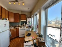 Building Photo - 1056 Cambridge St
